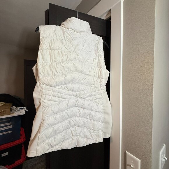 The North Face cream/white colored puffer vest - Picture 6 of 6